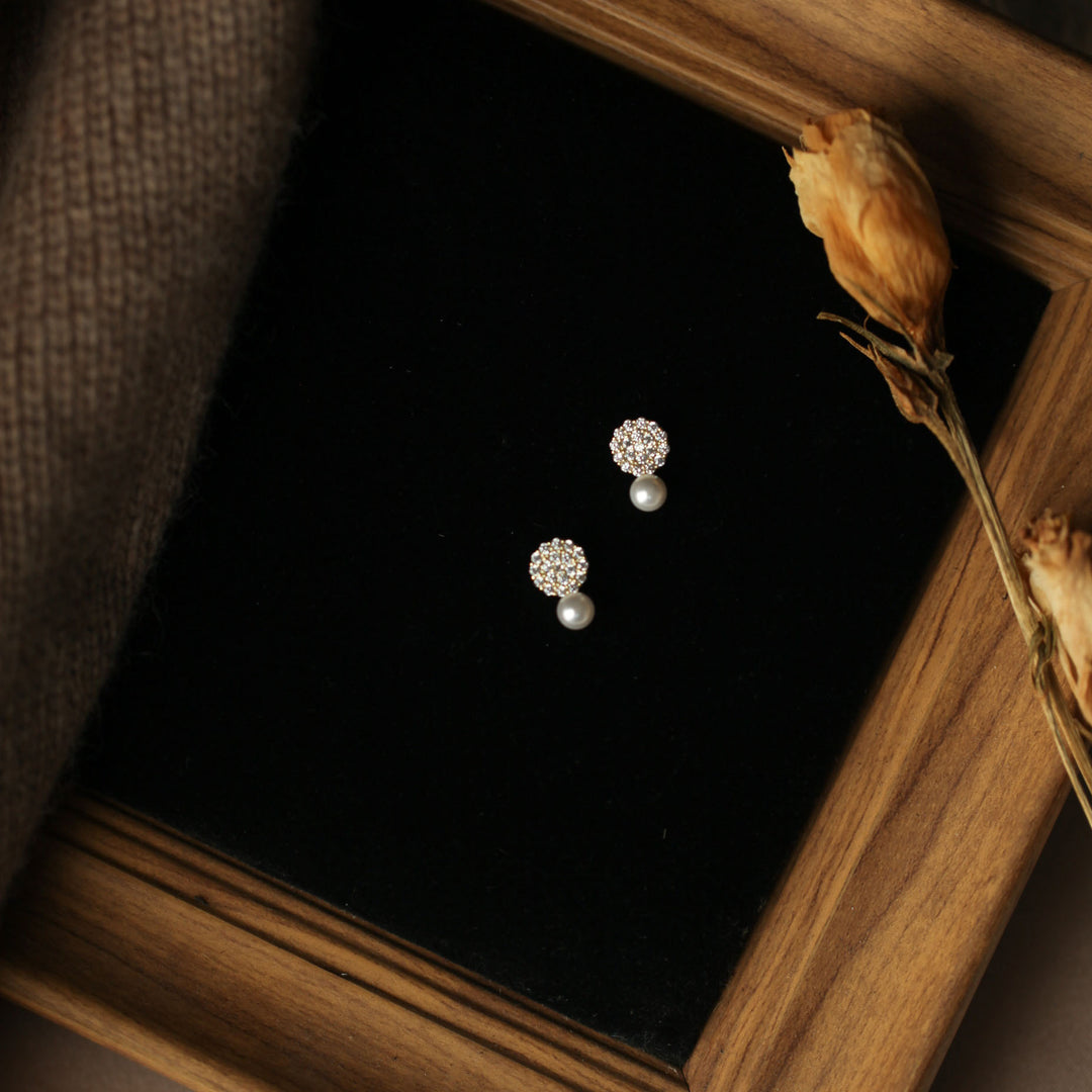 DROP PEARL STUD EARRINGS - Luminous Amore