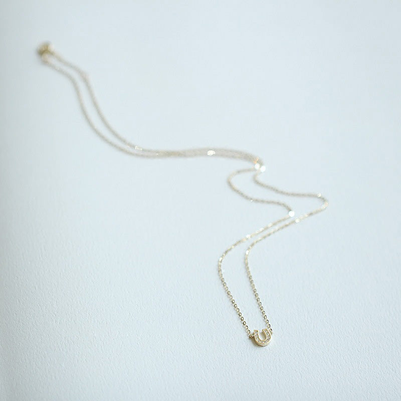 MINI HORSESHOE NECKLACE - Luminous Amore