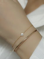 Load image into Gallery viewer, LUCKY CLOVER BRACELET - Luminous Amore
