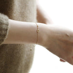 Load image into Gallery viewer, HORSESHOE CHARM BRACELET - Luminous Amore
