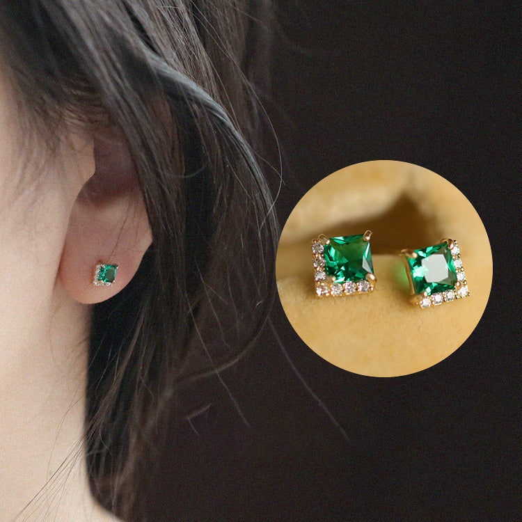 GREEN CRYSTAL SQUARE STUD EARRINGS - Luminous Amore