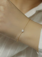 Load image into Gallery viewer, LUCKY CLOVER BRACELET - Luminous Amore
