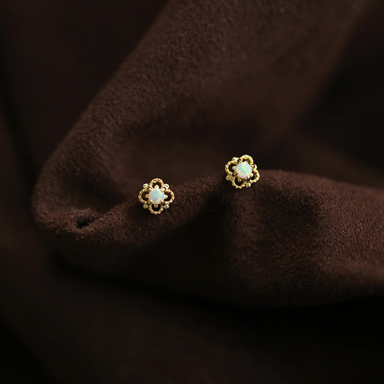 MINI RHOMB STUD EARRINGS - Luminous Amore