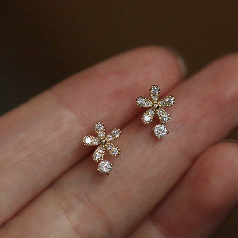 FLOWER CUBIC ZIRCONIA STUD EARRINGS - Luminous Amore