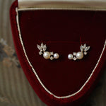 Load image into Gallery viewer, FEATHER PEARL STUD EARRINGS - Luminous Amore
