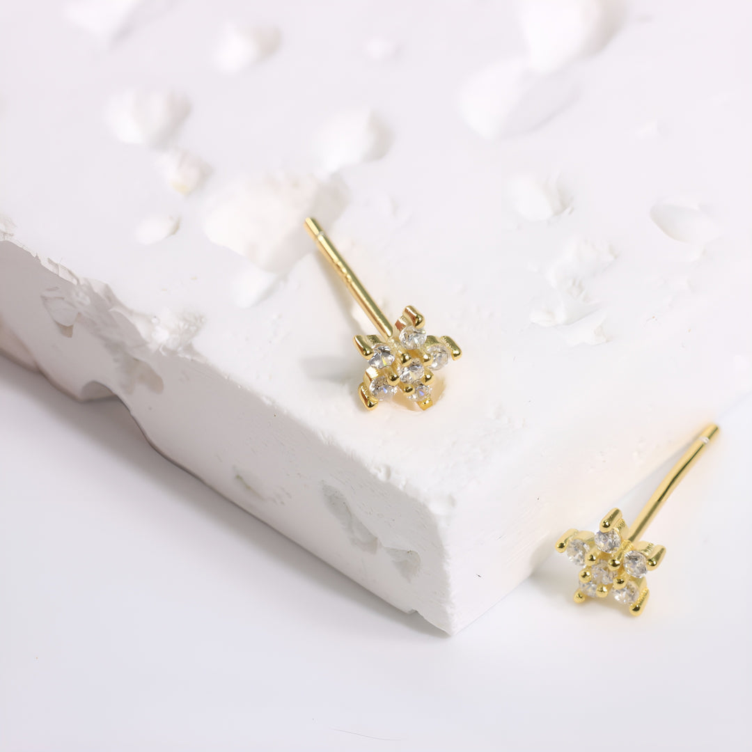 MINI STAR DIAMOND STUD EARRINGS - Luminous Amore