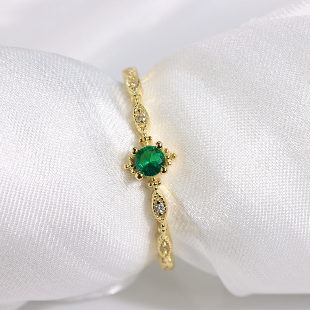 GREEN VINTAGE CUBIC ZIRCONIA RING - Luminous Amore