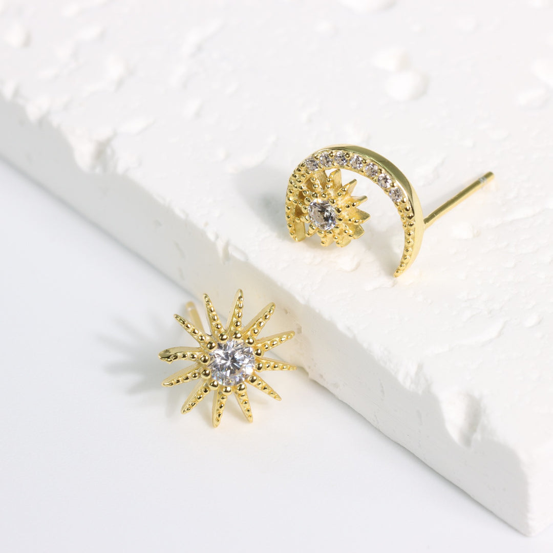 MOONLIGHT HOOP EARRINGS - Luminous Amore
