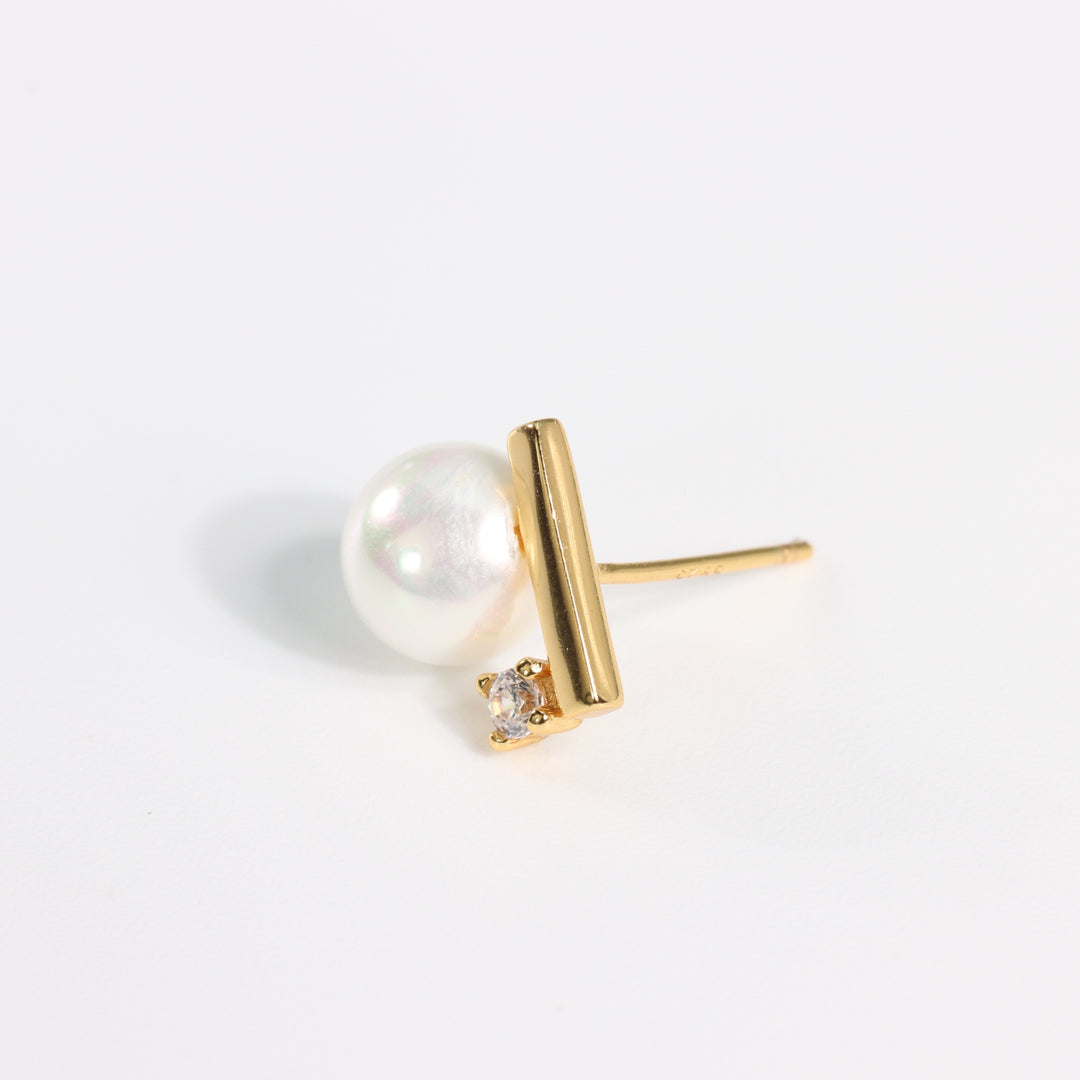 DROP PEARL STUD EARRINGS - Luminous Amore