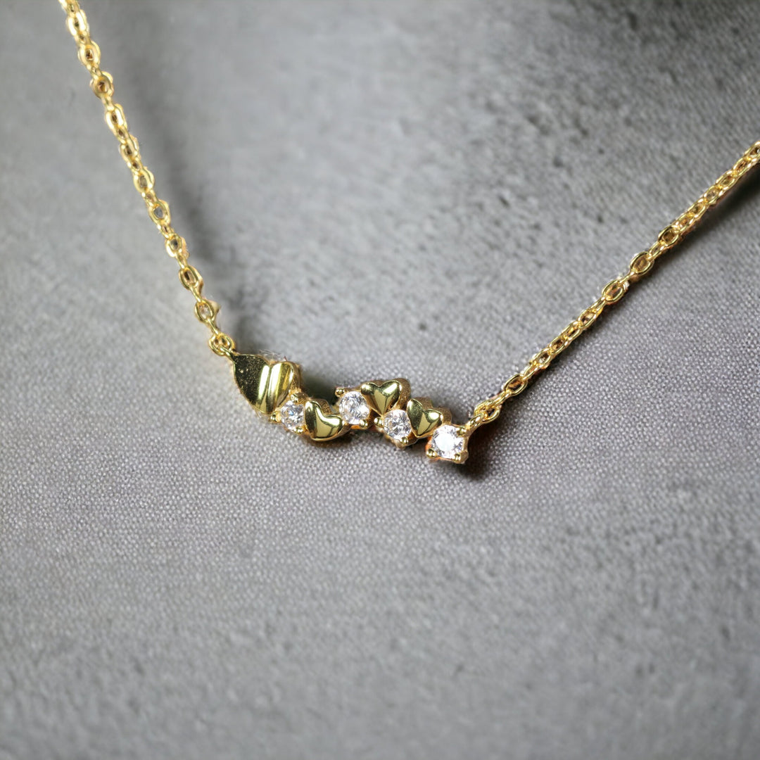 SCATTER HEART BAR NECKLACE - Luminous Amore